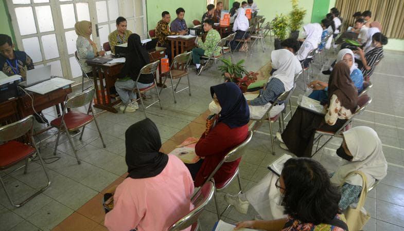 PPDB Semarang 2023, Banyak Siswa Tersingkir gegara Zonasi dan Minimnya SMA Negeri PPDB Semarang 2023, Banyak Siswa Tersingkir gegara Zonasi dan Minimnya SMA Negeri