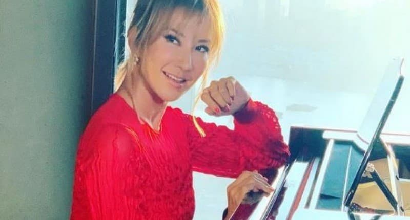 Penyanyi asal Hong Kong Coco Lee Meninggal Dunia usai Berjuang Melawan Depresi Penyanyi asal Hong Kong Coco Lee Meninggal Dunia usai Berjuang Melawan Depresi