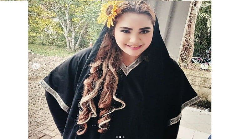 Kisah Artis Lawas Anna Shirley Akhirnya Percaya Islam, Anak Selamat dari Maut Usai Diazani Kisah Artis Lawas Anna Shirley Akhirnya Percaya Islam, Anak Selamat dari Maut Usai Diazani