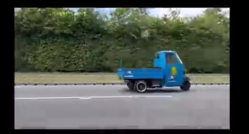 Viral, Bajaj Rasa F1 Ngebut di Jalan sampai 241 Kilometer per Jam Viral, Bajaj Rasa F1 Ngebut di Jalan sampai 241 Kilometer per Jam