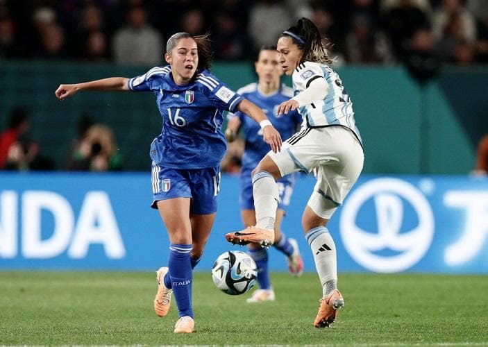 Geger! Pemain Cantik 16 Tahun Timnas Italia Ini Bikin Argentina Gigit Jari di Piala Dunia Wanita Geger! Pemain Cantik 16 Tahun Timnas Italia Ini Bikin Argentina Gigit Jari di Piala Dunia Wanita
