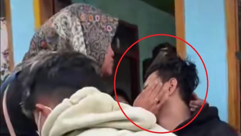 Viral Pemuda di Cikalong Wetan KBB Pingsan Berkali-kali saat Tahu Sahabatnya Meninggal Viral Pemuda di Cikalong Wetan KBB Pingsan Berkali-kali saat Tahu Sahabatnya Meninggal