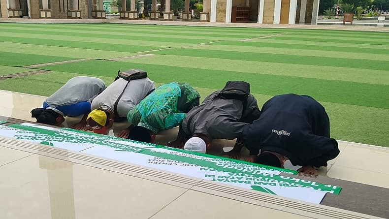 Doa Sujud Syukur, Lengkap dengan Tata Caranya Doa Sujud Syukur, Lengkap dengan Tata Caranya