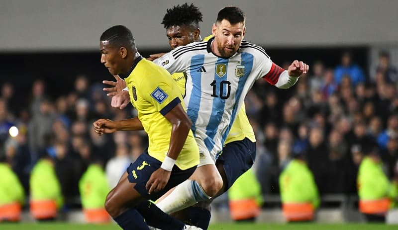 Detik-Detik Gocekan Lionel Messi Bikin Pemain Termahal Liga Inggris Terlihat Cupu hingga Jungkir Balik Detik-Detik Gocekan Lionel Messi Bikin Pemain Termahal Liga Inggris Terlihat Cupu hingga Jungkir Balik