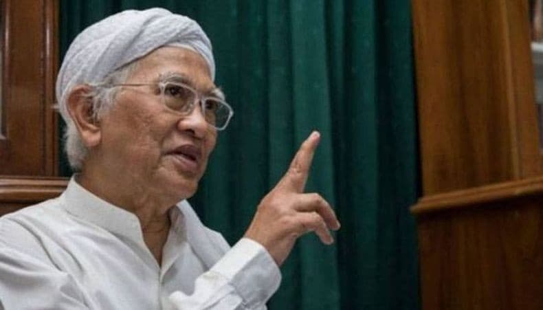 Biografi Mustofa Bisri, Ulama Besar sekaligus Sastrawan dengan Segudang Karya Biografi Mustofa Bisri, Ulama Besar sekaligus Sastrawan dengan Segudang Karya