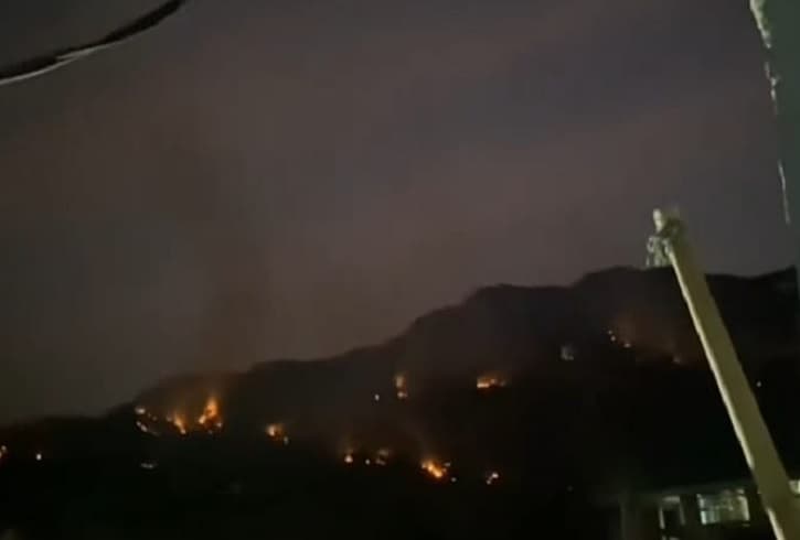 Gunung Sadakeling Garut Kebakaran, Api Terdeteksi di Sejumlah Titik