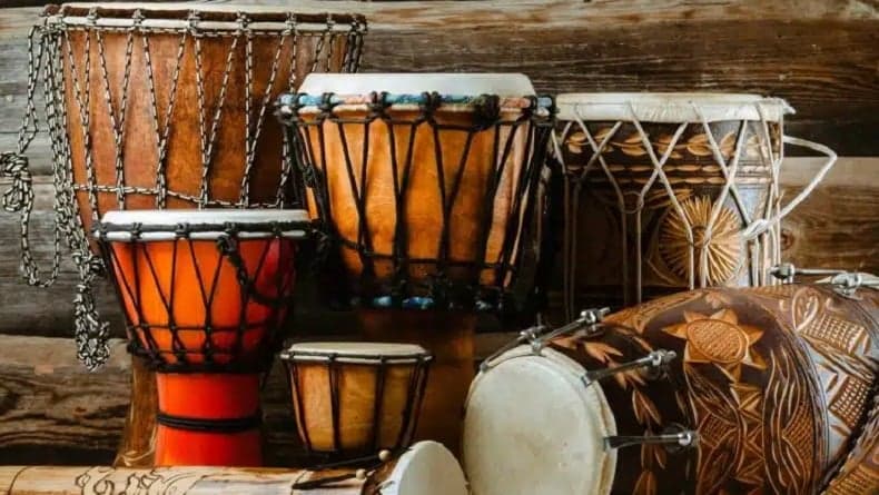 15+ Alat Musik Tradisional Indonesia dan Asalnya, Ada dari Daerahmu? 15+ Alat Musik Tradisional Indonesia dan Asalnya, Ada dari Daerahmu?