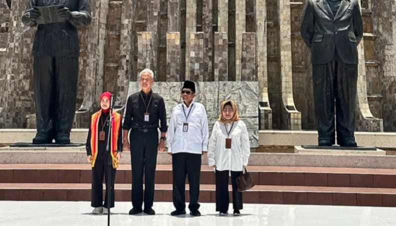 Di Tugu Proklamator, Ganjar-Mahfud Berkomitmen Lanjutkan Cita-cita Pendiri Bangsa