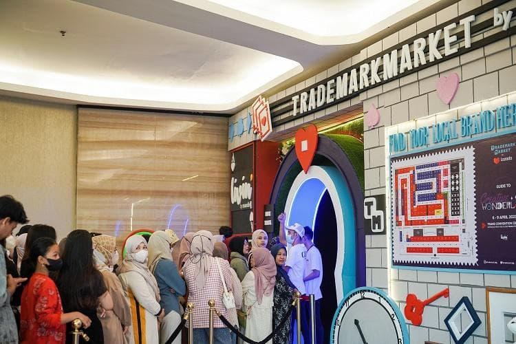 Bertema Neon Glow, Pameran Fesyen Terbesar di Bandung Trademark Market Hadir Kembali Bertema Neon Glow, Pameran Fesyen Terbesar di Bandung Trademark Market Hadir Kembali