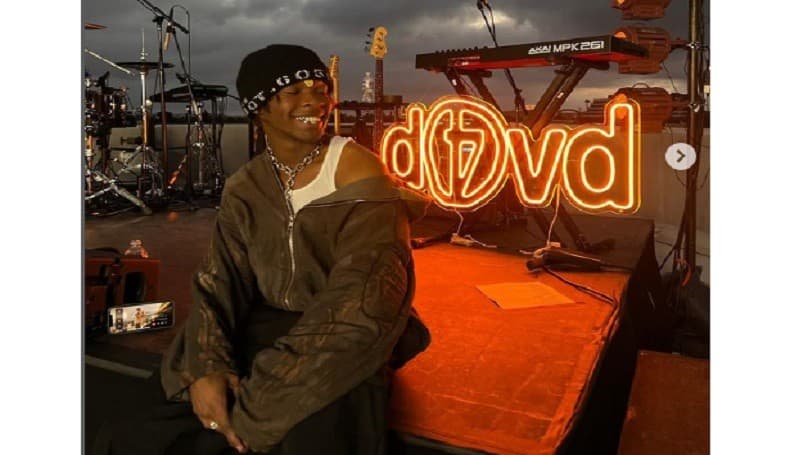 Lirik Lagu Romantic Homicide dan Terjemahan, Sakitnya Dicampakkan! Lirik Lagu Romantic Homicide dan Terjemahan, Sakitnya Dicampakkan!