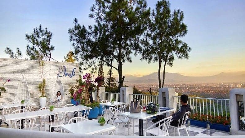 9 Tempat Dinner Romantis di Bandung, Makan Malam Ditemani Gemercik Air 9 Tempat Dinner Romantis di Bandung, Makan Malam Ditemani Gemercik Air