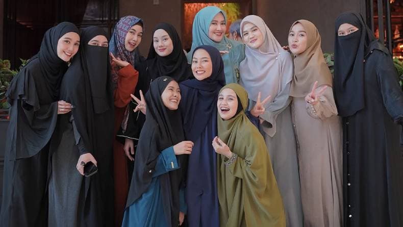 Intip Member Geng Artis Butterfly, Begini Potret Kompaknya Intip Member Geng Artis Butterfly, Begini Potret Kompaknya