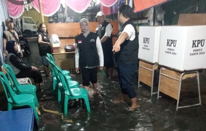 Sejumlah TPS di DKI Jakarta Terendam Banjir, Ini Daftarnya Sejumlah TPS di DKI Jakarta Terendam Banjir, Ini Daftarnya