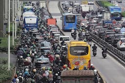 Penggunaan Kendaraan Pribadi di Jakarta Bakal Dibatasi, Regulasi Digodok Tahun Ini