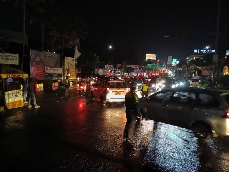 Jalur Puncak Sudah Dibuka Normal 2 Arah Malam Ini