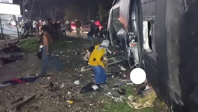 Warga Berjibaku Evakuasi Korban Bus Rombongan SMK Kecelakaan di Subang, Banyak yang Terjepit 