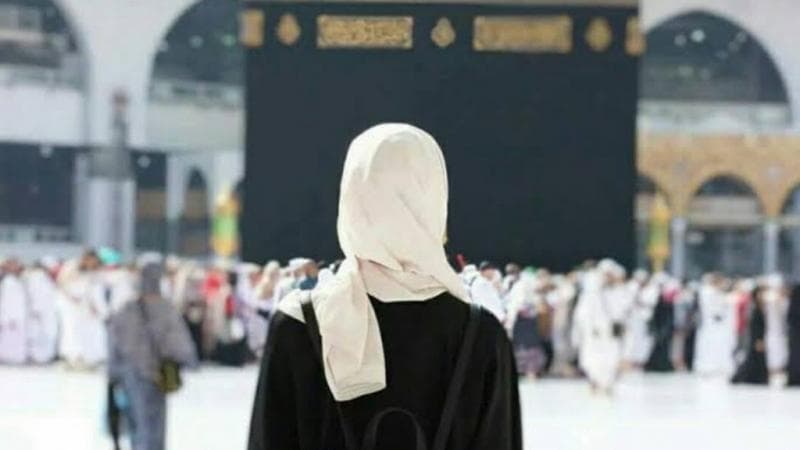 Tips Berpakaian saat Ibadah ke Tanah Suci, Fashionable dengan Outfit Muslim 