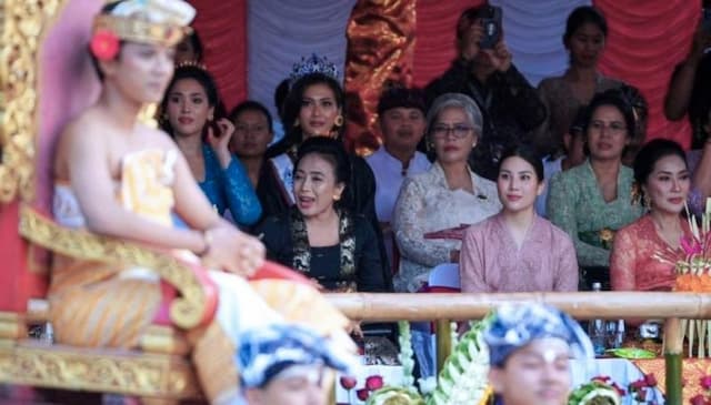 Hadir di Pesta Kesenian Bali, Wamenparekraf Angela Puji Kekayaan Budaya Pulau Dewata