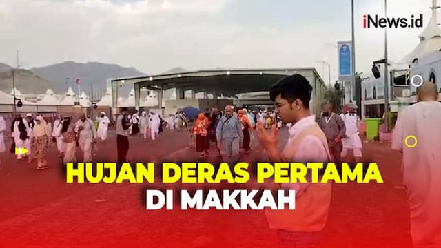 Momen Jemaah Lempar Doa ke Langit saat Makkah Diguyur Hujan Deras Pertama di Musim Haji