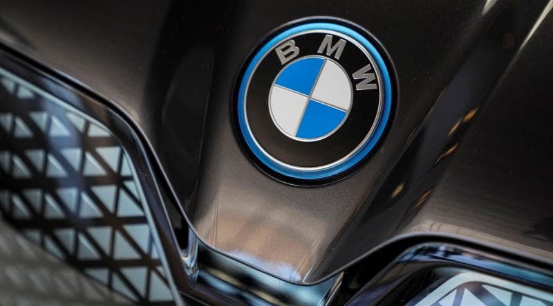 Unik, BMW Bakal Bikin Mobil Listrik Betransmisi Manual