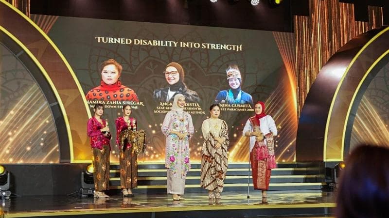 Angkie Yudistia Raih Penghargaan Turned Disability Into Strength di R.A Kartini Award 2024