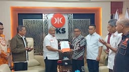 Presiden PKS Serahkan SK Dukungan ke Cabup-Cawabup Kutai Timur Ardiansyah-Mahyunadi