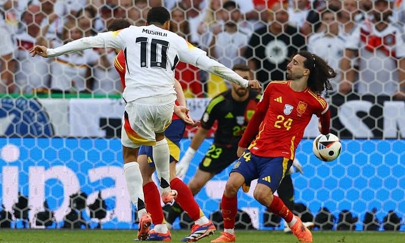 Kenapa Handball Marc Cucurella Tak Dianggap Wasit? Ini Penjelasannya Kenapa Handball Marc Cucurella Tak Dianggap Wasit? Ini Penjelasannya