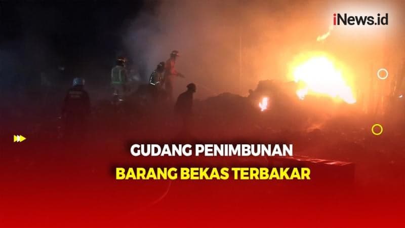 Gudang Penimbunan Barang Bekas di Malang Terbakar, Penyebab Belum Diketahui