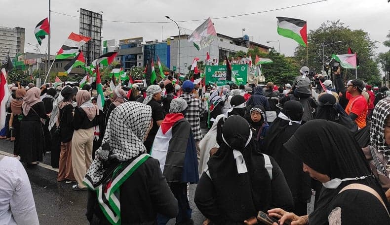 Aksi Bela Palestina, Warga Bekasi Doakan Serangan di Gaza Segera Berakhir