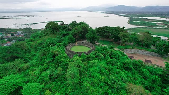 Benteng Otanaha Jejak Kuno Gorontalo, Kisah Kepahlawanan Naha Sang Penemu Benteng