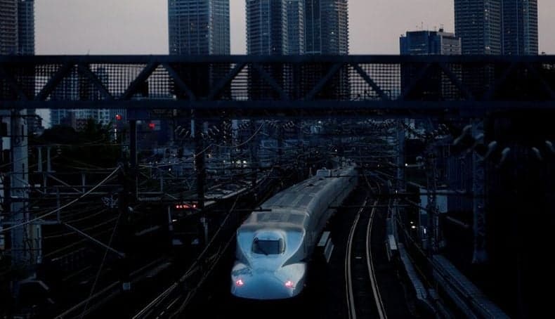 Layanan Kereta Cepat Tokyo-Osaka Terhenti Beberapa Jam akibat Listrik Padam