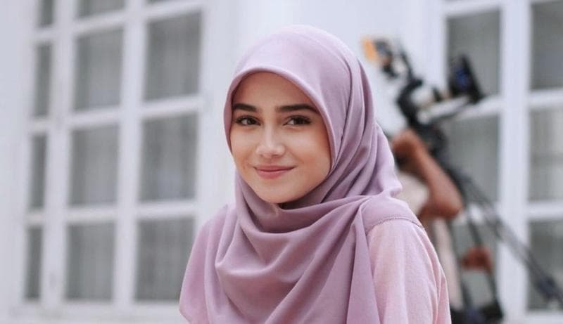 Putus dari Rizky Nazar, Syifa Hadju Jadikan Al-Quran Obat Penenang Hati 