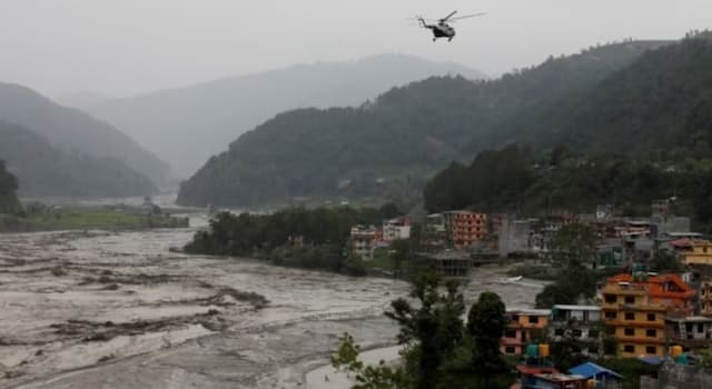 2 Bus Disapu Longsor hingga Masuk Sungai di Nepal, 65 Orang Hilang