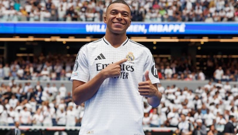 Kylian Mbappe Jadi Striker atau Winger di Real Madrid? Carlo Ancelotti Bilang Begini Kylian Mbappe Jadi Striker atau Winger di Real Madrid? Carlo Ancelotti Bilang Begini