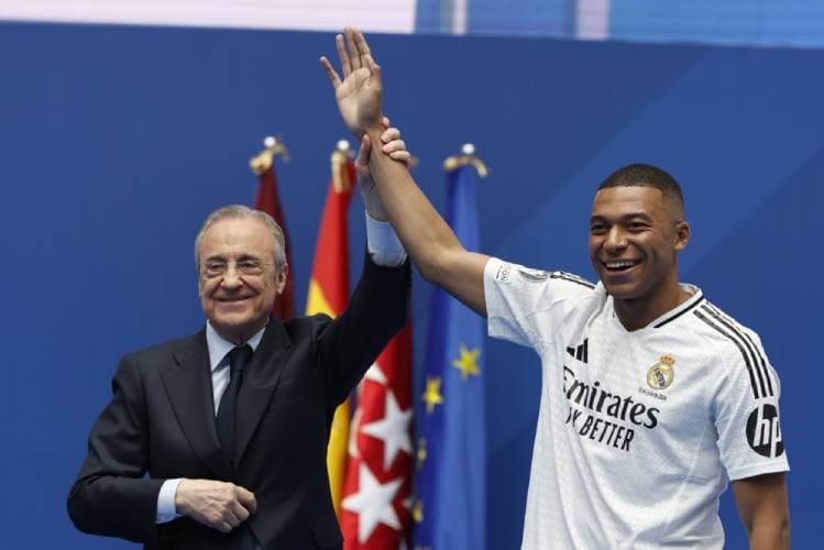 Pidato Menyentuh Presiden Real Madrid Sambut Kylian Mbappe, Sebut Nama Zinedine Zidane Pidato Menyentuh Presiden Real Madrid Sambut Kylian Mbappe, Sebut Nama Zinedine Zidane