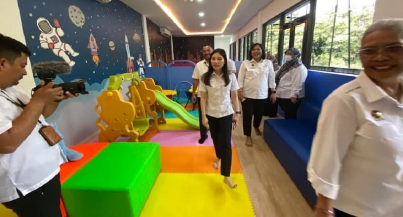 Angela Tanoesoedibjo Resmikan Daycare di Kemenparekraf, Ibu-Ibu Semringah Tempatnya Nyaman Angela Tanoesoedibjo Resmikan Daycare di Kemenparekraf, Ibu-Ibu Semringah Tempatnya Nyaman