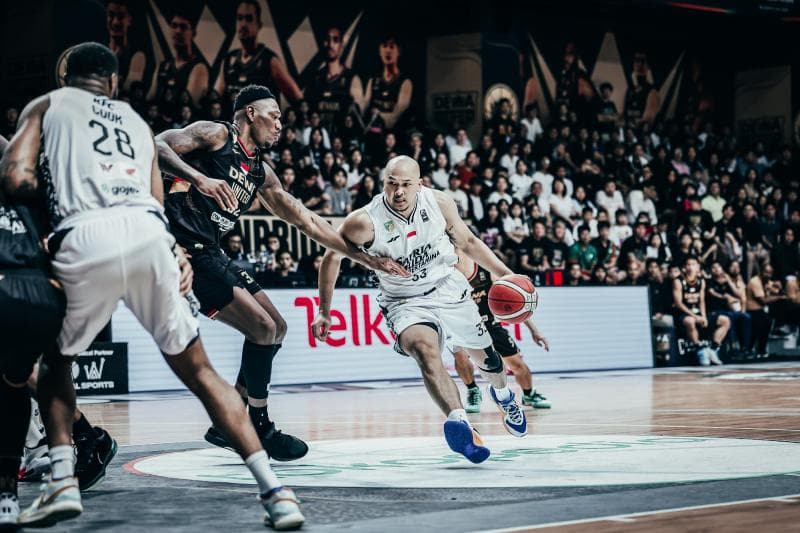 Dewa United Basketball Pede Tuntaskan Dendam ke Satria Muda di Game 2 Semifinal IBL 2024