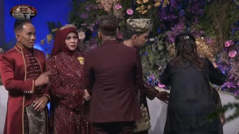 Heboh, Thariq Halilintar Panik Lihat Aaliyah Keberatan Suntiang saat Sambut Tamu