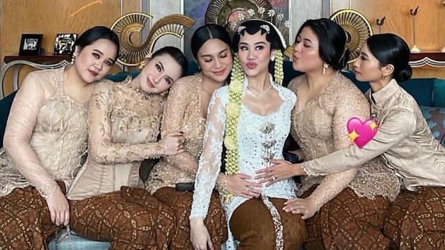 6 Artis yang Jadi Bridesmaid di Pernikahan Aaliyah Massaid, Terlihat Ayu seperti Anak Bangsawan Jawa