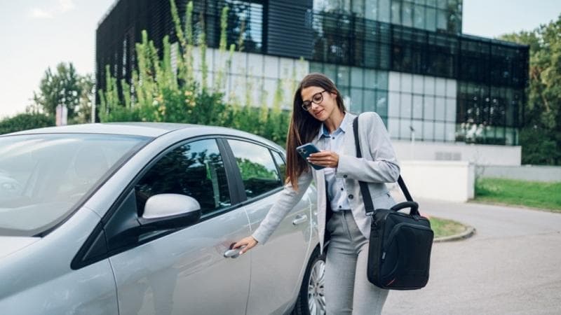 Layanan Sewa Mobil yang Nyaman untuk Perjalanan Bisnis