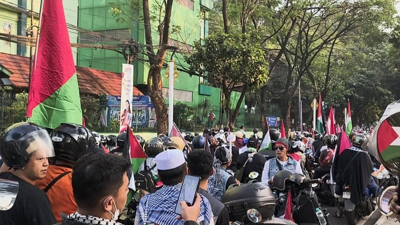 Ribuan Peserta Aksi Bela Palestina Kumpul di Masjid Al Azhar, akan Konvoi ke JIExpo