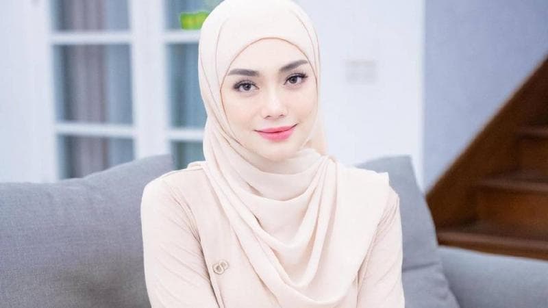 Masya Allah, Celine Evangelista Pamer Foto Pakai Hijab Auto Banjir Pujian