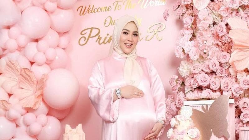 Syahrini Melahirkan Anak Pertama, Instagramnya Banjir Ucapan Selamat dan Doa