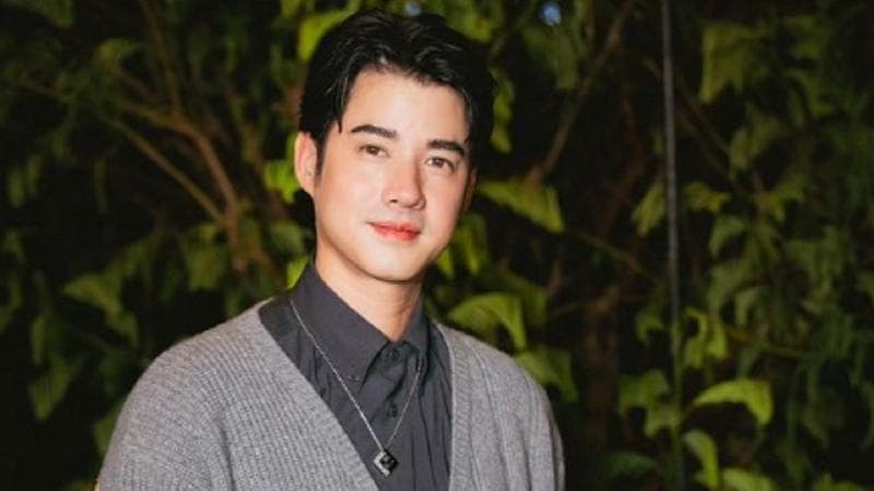Tiba di Jakarta, Intip Gaya Keren Aktor Thailand Mario Maurer Tiba di Jakarta, Intip Gaya Keren Aktor Thailand Mario Maurer