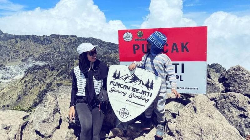 Viral Bocah Berhasil Taklukan 8 Gunung, Kasih Pesan Jangan Main Gadget Terus!