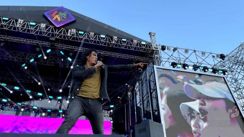 LMAC Super Hitz Fest 2024, Charly Van Houten Terkesima Pemandangan Gunung di Lido Music and Arts Center 