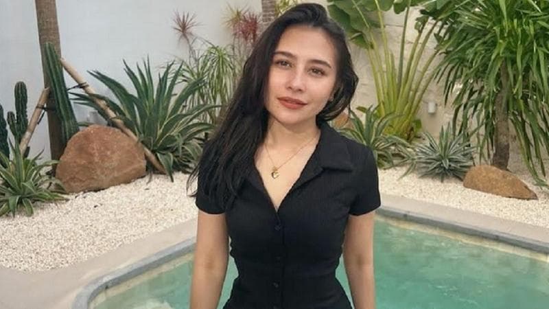 Badan Kian Ramping, Prilly Latuconsina Kini Pakai Celana Ukuran Anak SD 