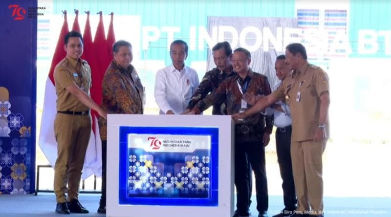 Jokowi Resmikan Pabrik Bahan Baterai Lithium di Kendal, Bisa Produksi 80.000 Ton Anoda