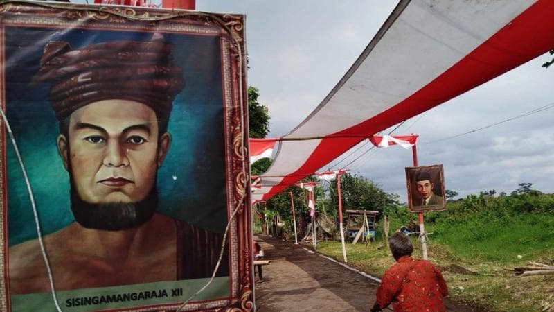 Kemeriahan HUT RI, Penampakan Bendera Raksasa dan Foto Pahlawan di Malang Jadi Sorotan