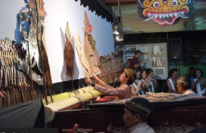 Seru! Kemenparekraf dan Desa Wisata Wayang Sidowarno Hadirkan Festival Butuh Sidowarno Shadow Puppet 2024